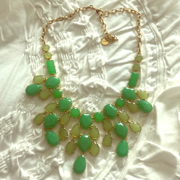 Green bib necklace - Picture 1 of 1